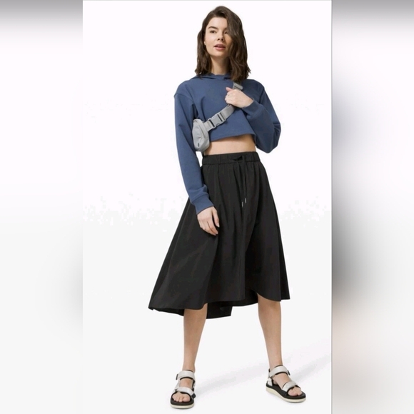 lululemon athletica Dresses & Skirts - Lululemon Time to Flounce Black Skirt 4 Flowy Lightweight Midi High-Low Swift